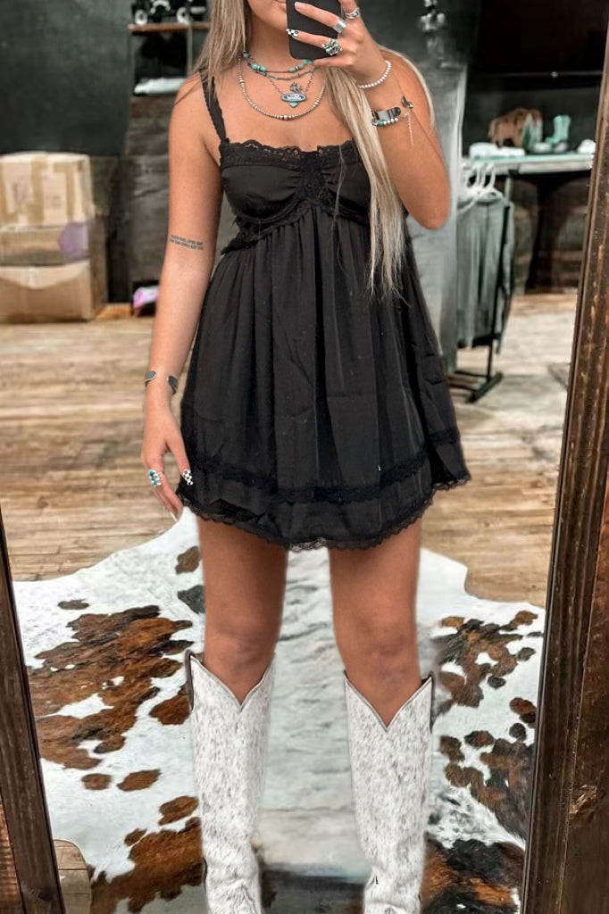 Kienna™ Feminine Vintage Vibe