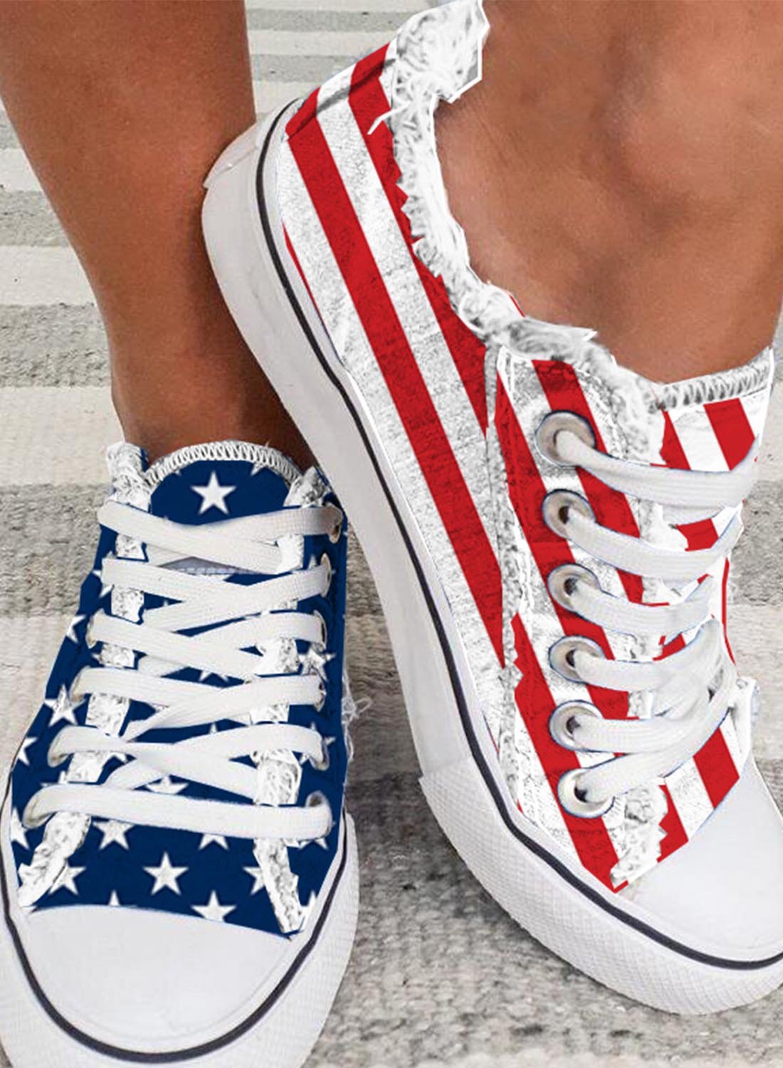 FloraWalk™ – Canvas Lace-up Sneaker with Floral Pattern