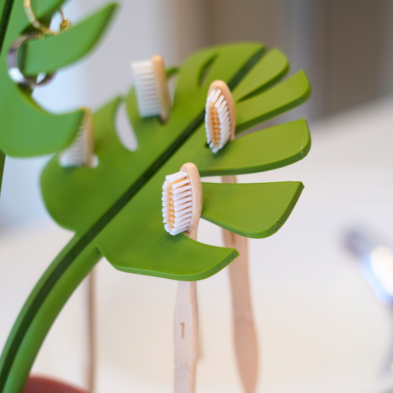 MonstaHolder™ Versatile Leaf Holder