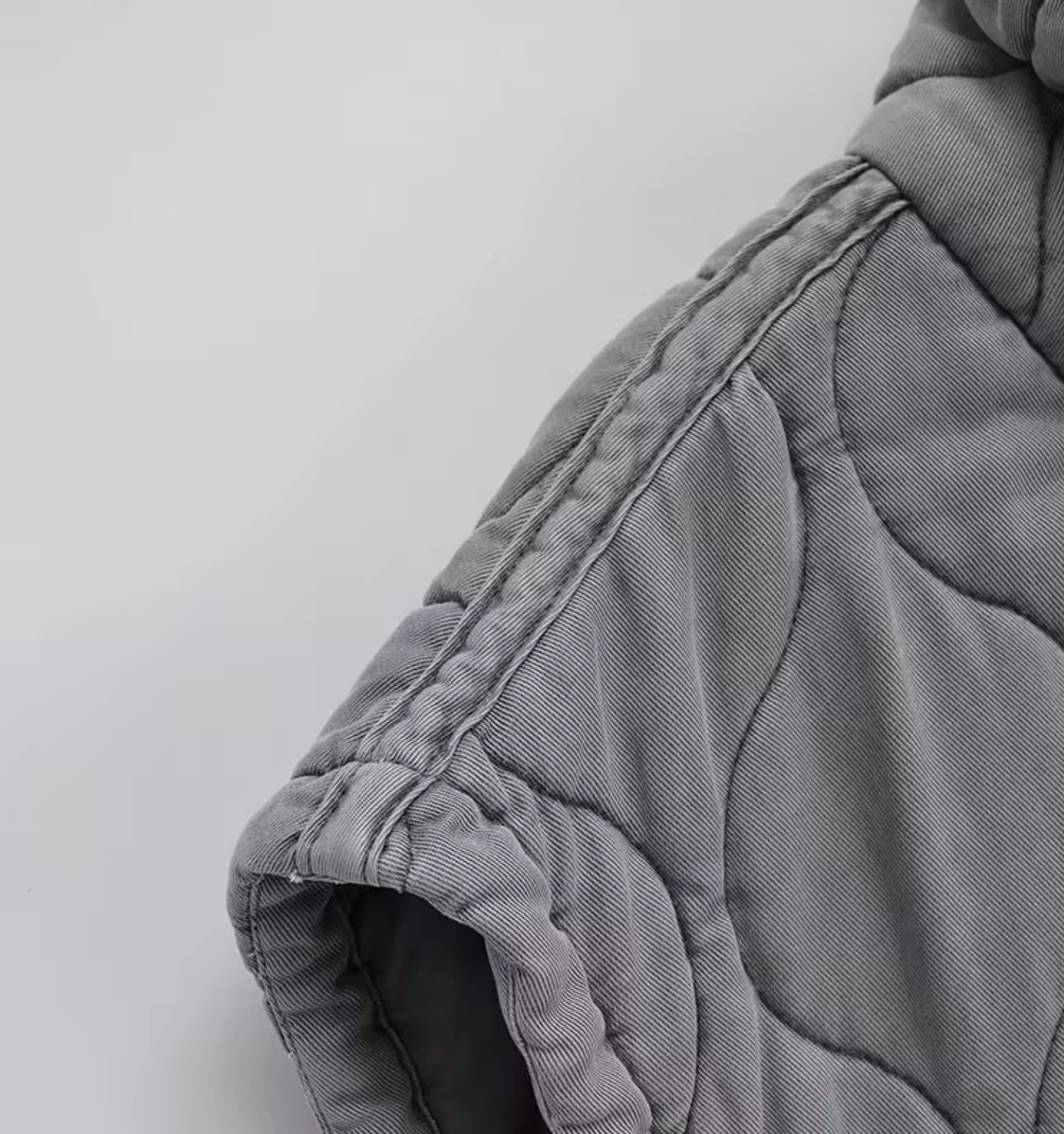 Isabeau – Padded Sleeveless Cotton Vest for Women