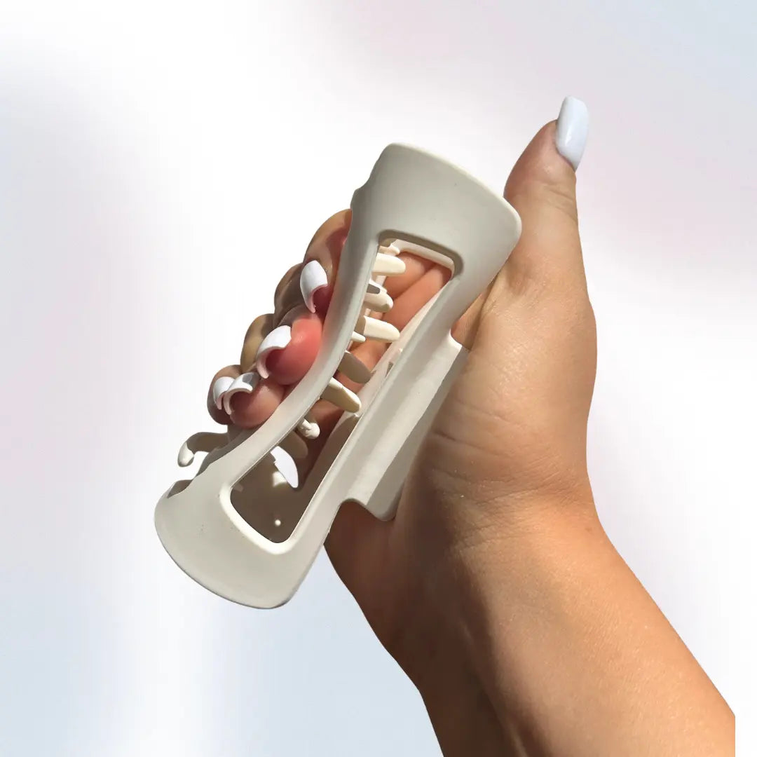 FlexiClip™ Effortless All-Day Hold