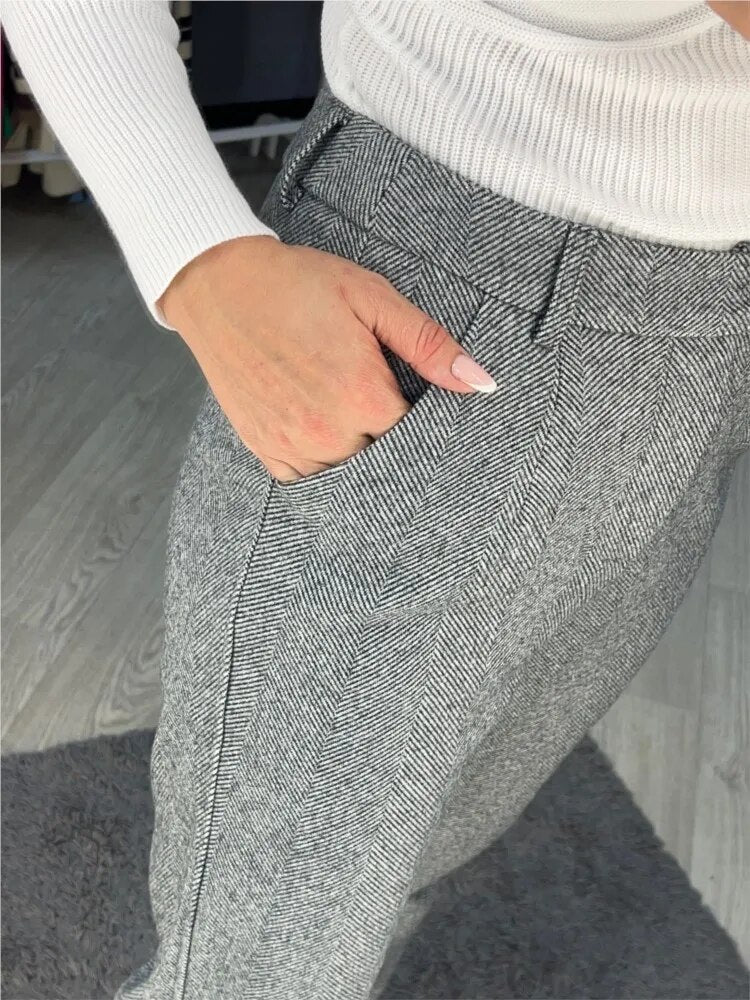 Elegant women's pants for every occasion