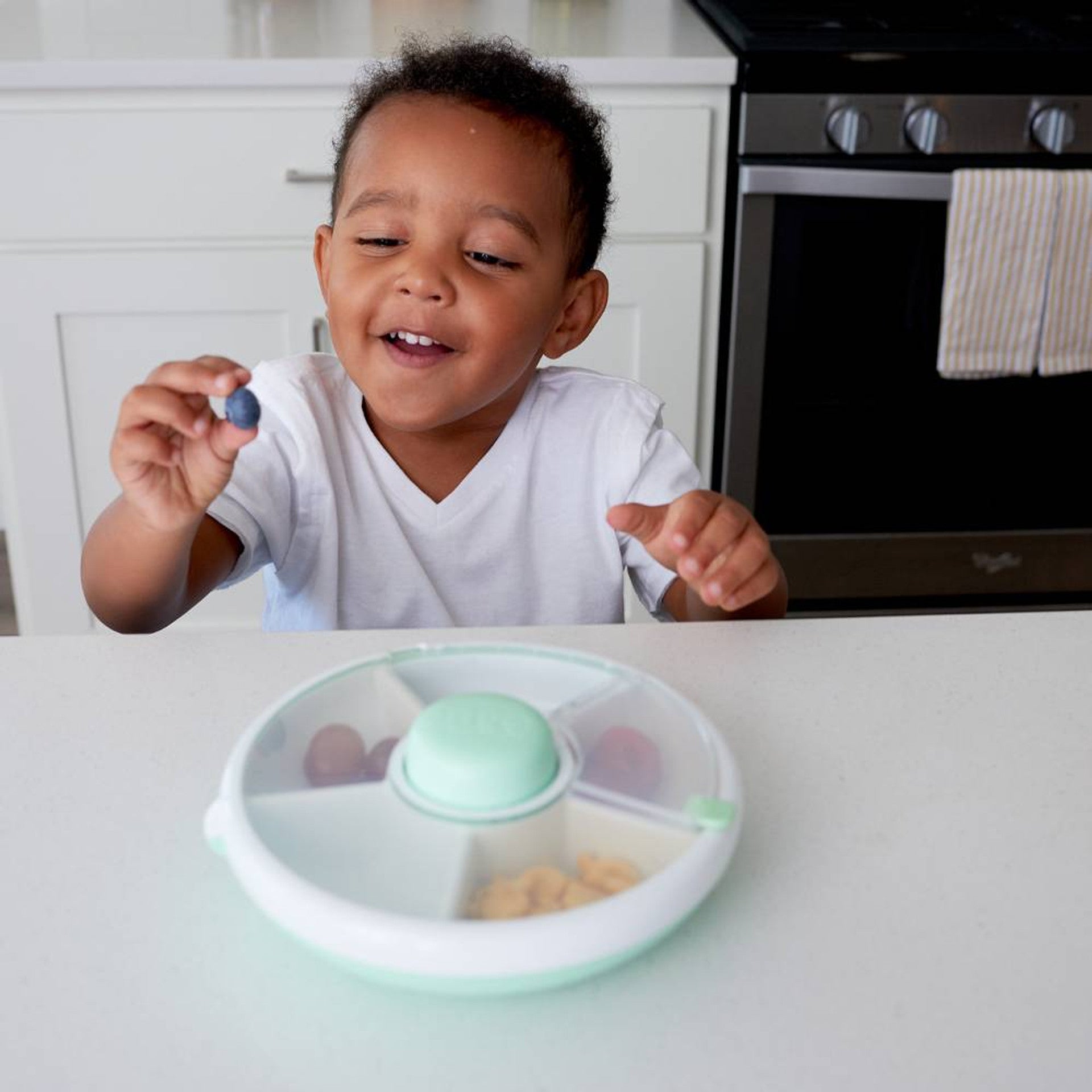 SpinBites™ Smart Snack Keeper
