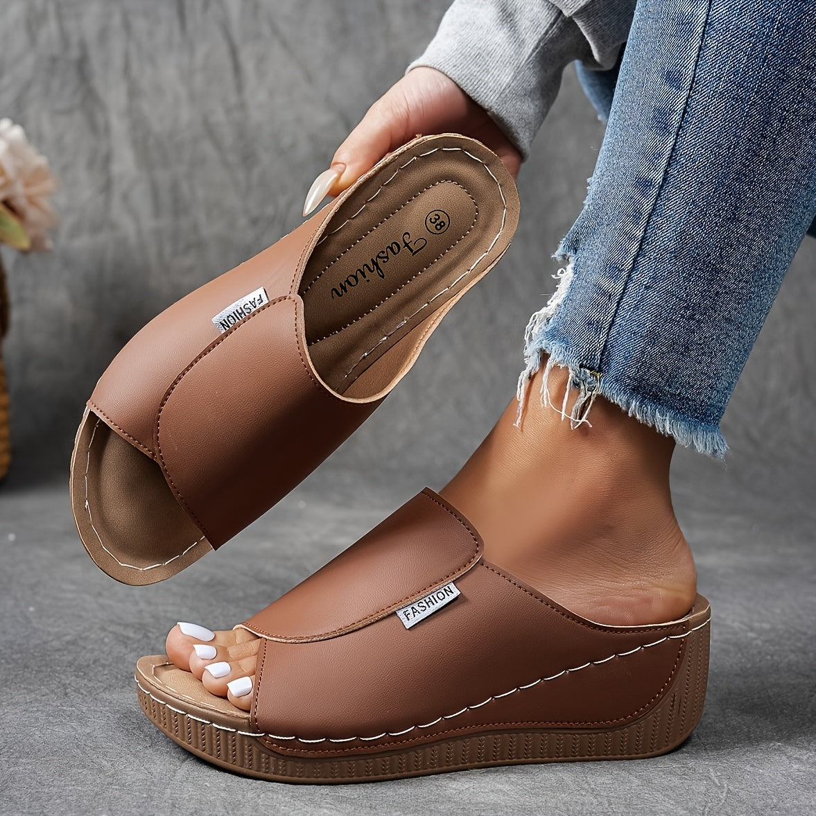 OrthoStride™ – Comfortable Women's Sandals with Orthopedic Support