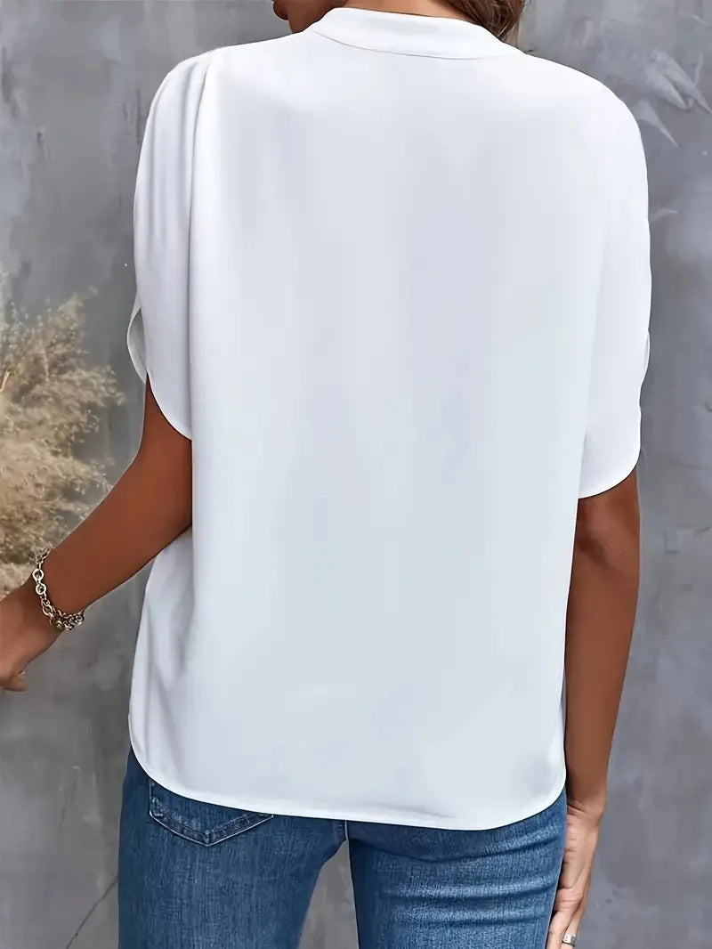Isalie – Elegant V-Neck Blouse with flowing fabric