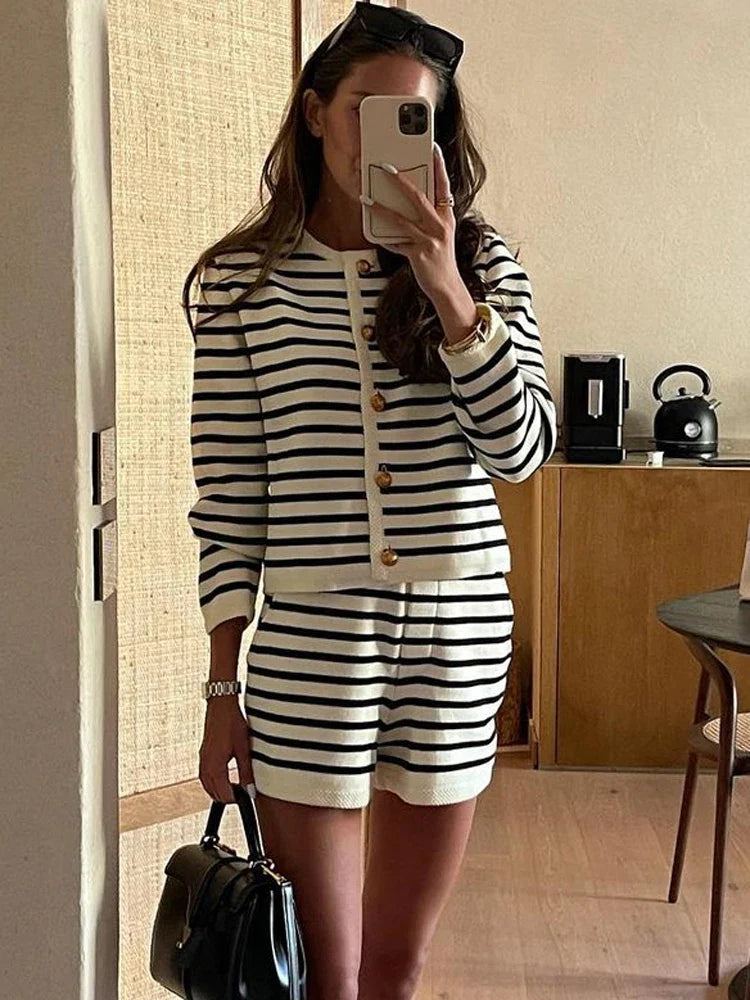 Akiko™ Laidback Luxe Vibes
