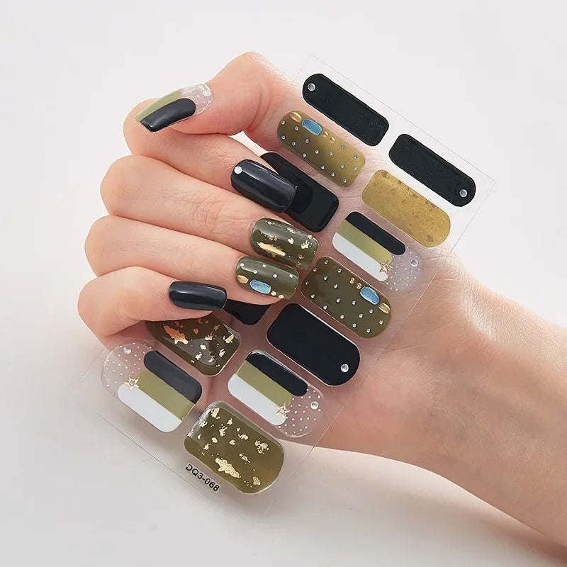 JollyNails™ Creative Holiday Nails