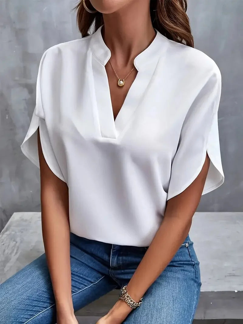 Isalie – Elegant V-Neck Blouse with flowing fabric