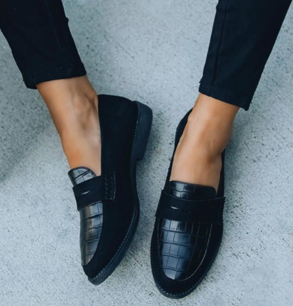 Schicke formelle Damenschuhe schwarz