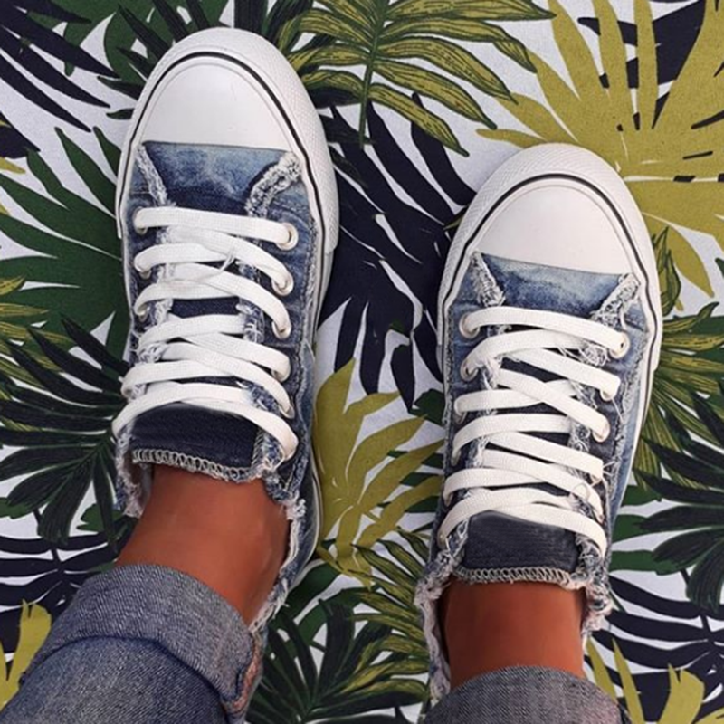 FloraWalk™ – Canvas Lace-up Sneaker with Floral Pattern
