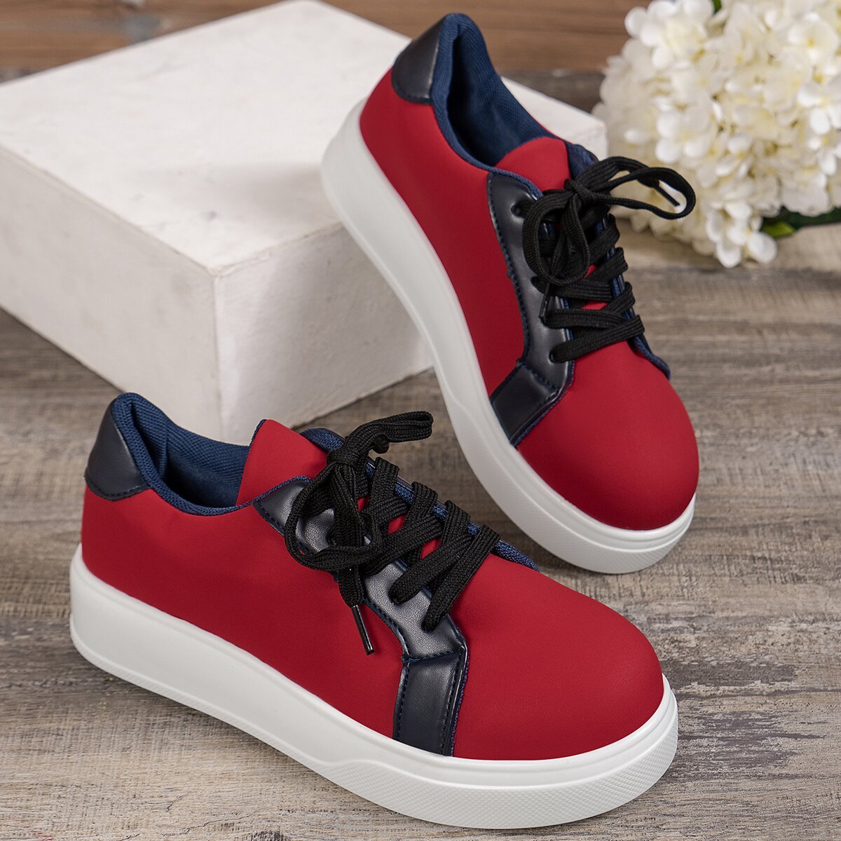RetroFlex™ – Women's Sneakers with Retro Flair for Everyday and Sports