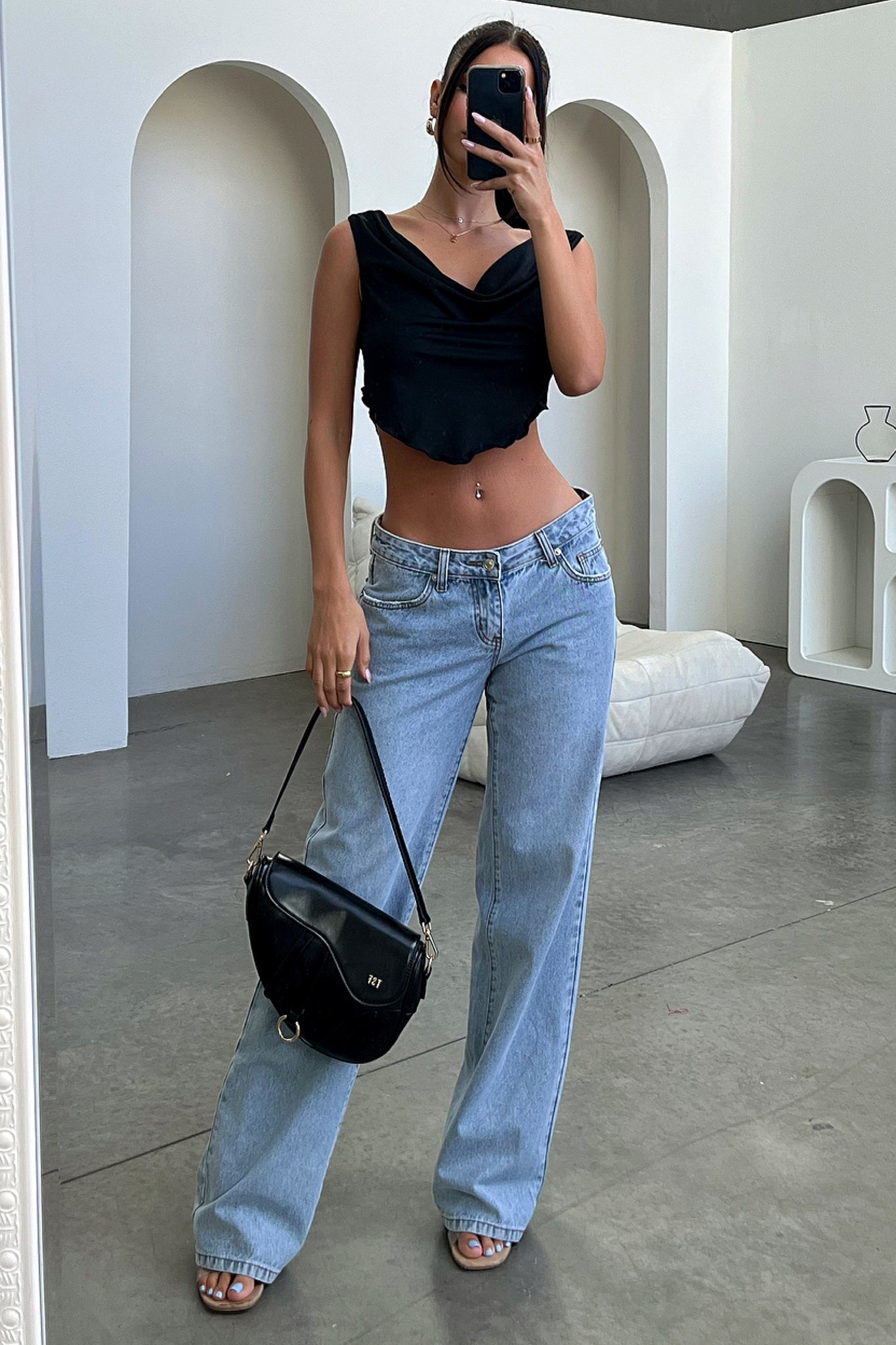 Damenjeans mit niedriger Taille und weitem Bein im Stil der 2000er Jahre