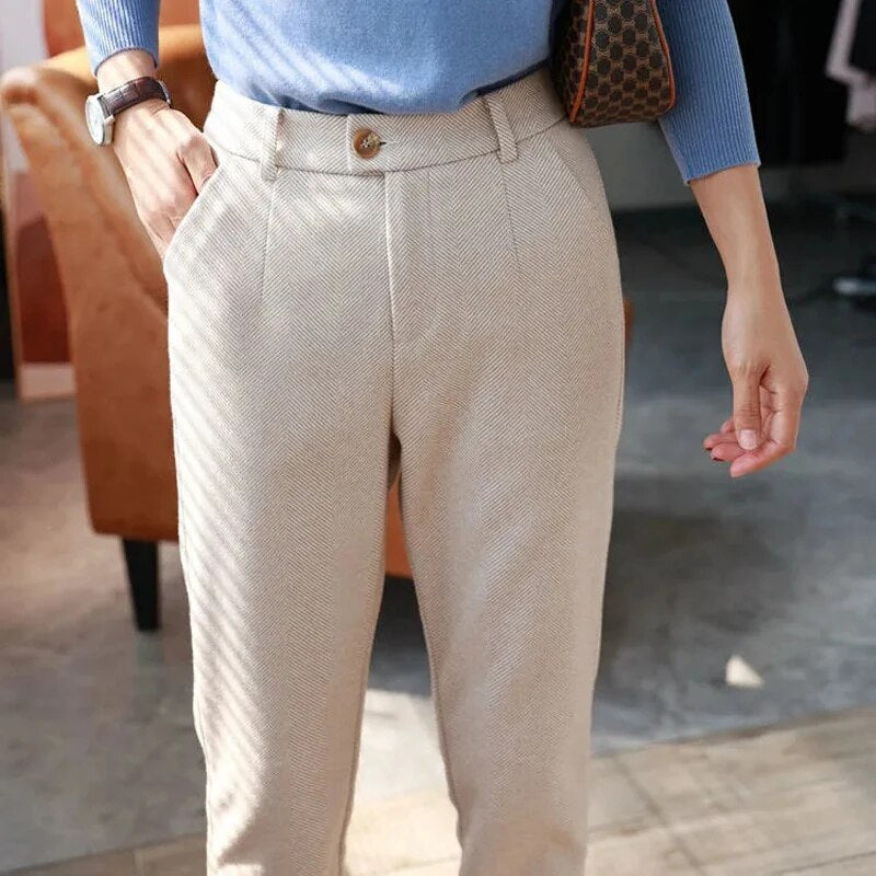 Elegant women's pants for every occasion