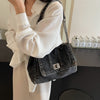 RetroCarry™ Spacious Vintage Charm